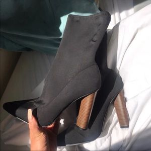 Black heeled boots